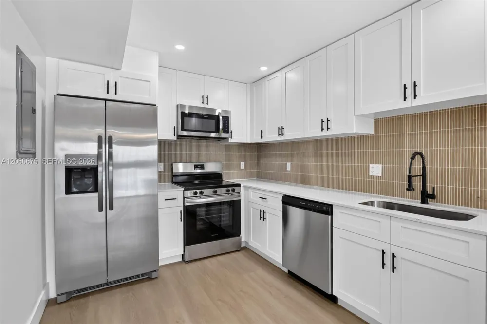 9575 NW 38th Pl Sunrise, FL 33351