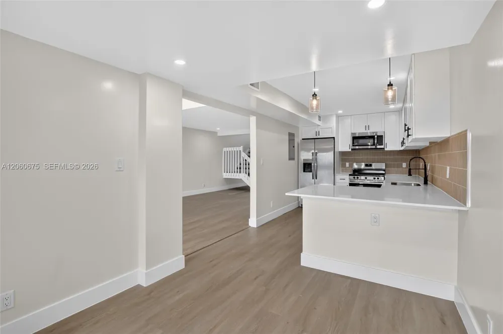9575 NW 38th Pl Sunrise, FL 33351