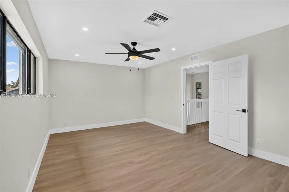 9575 NW 38th Pl Sunrise, FL 33351