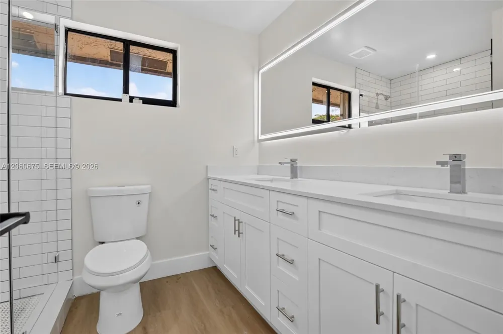 9575 NW 38th Pl Sunrise, FL 33351