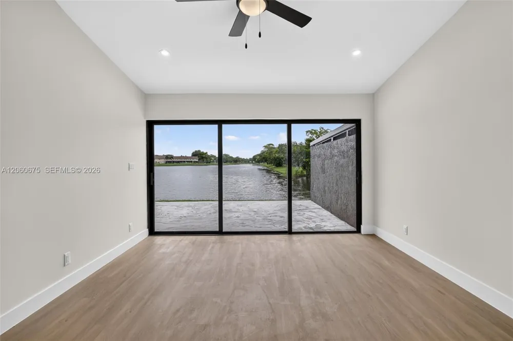9575 NW 38th Pl Sunrise, FL 33351