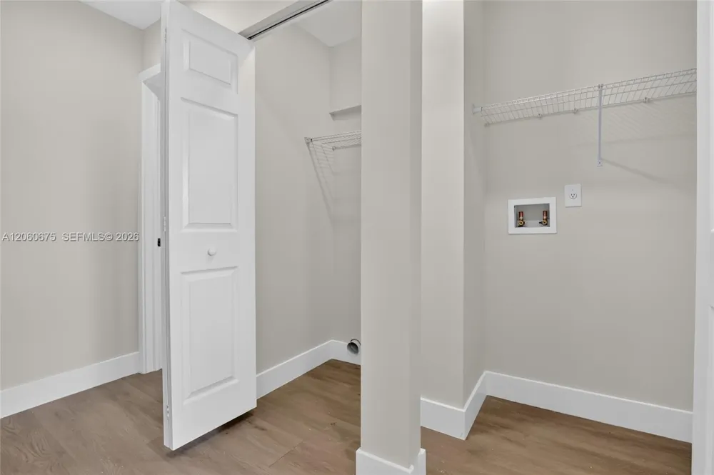 9575 NW 38th Pl Sunrise, FL 33351