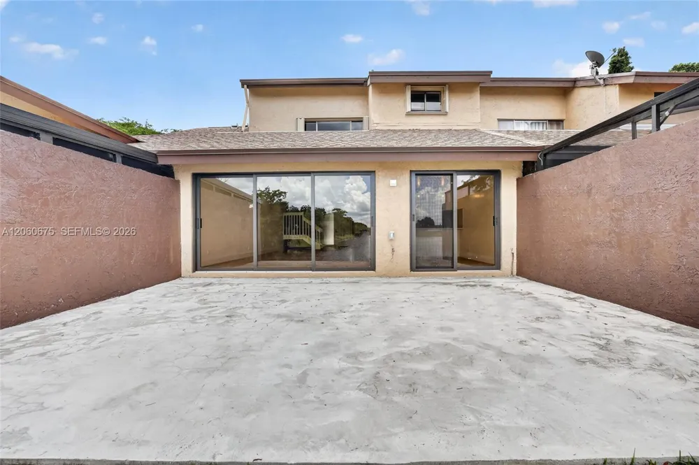 9575 NW 38th Pl Sunrise, FL 33351