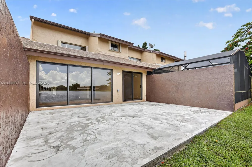 9575 NW 38th Pl Sunrise, FL 33351