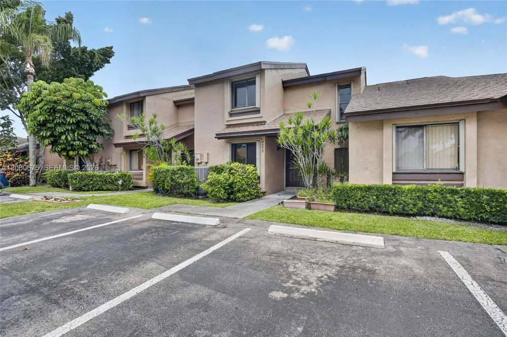 9575 NW 38th Pl Sunrise, FL 33351