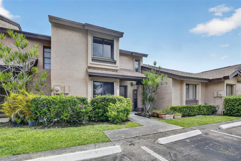 9575 NW 38th Pl Sunrise, FL 33351