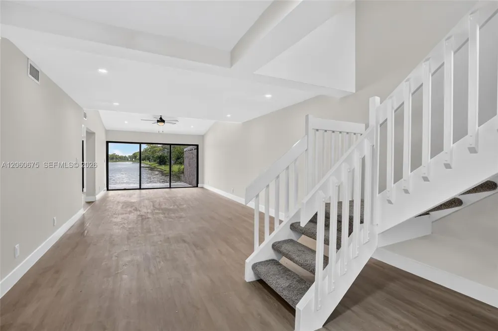 9575 NW 38th Pl Sunrise, FL 33351