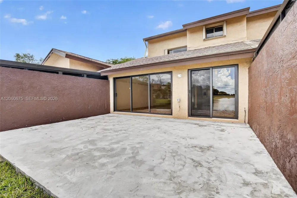 9575 NW 38th Pl Sunrise, FL 33351