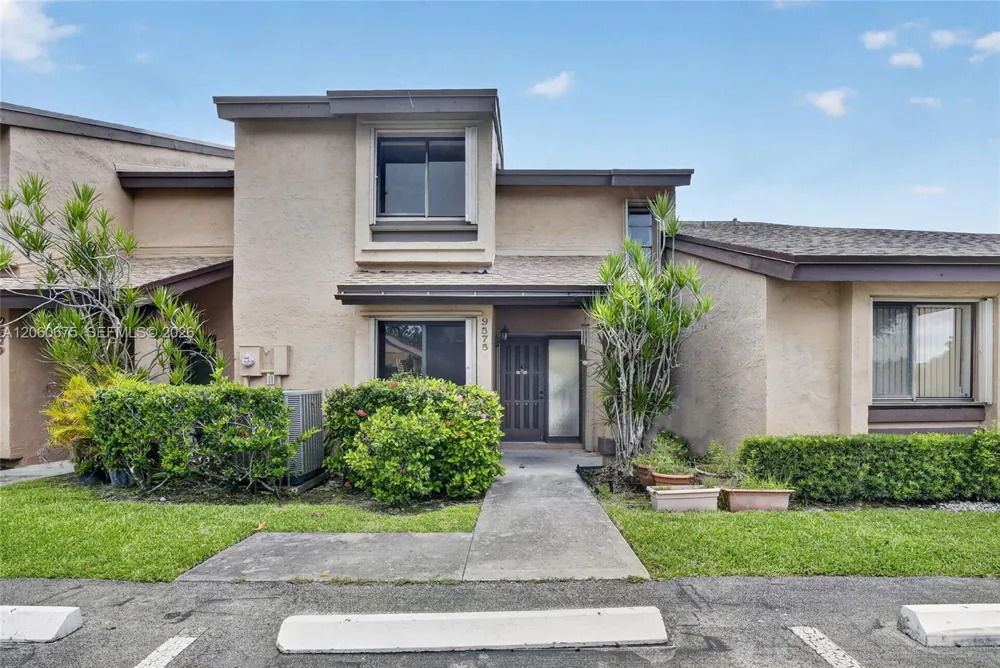 9575 NW 38th Pl Sunrise, FL 33351