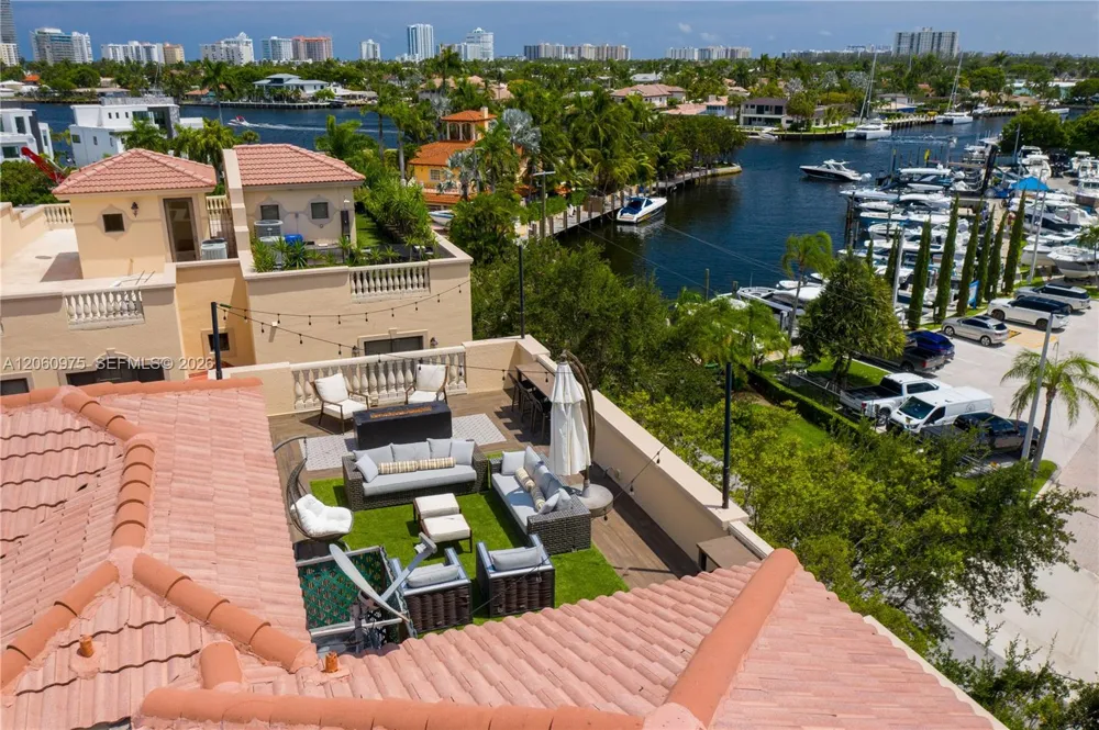 2106 SE 7th St #2106 Pompano Beach, FL 33062