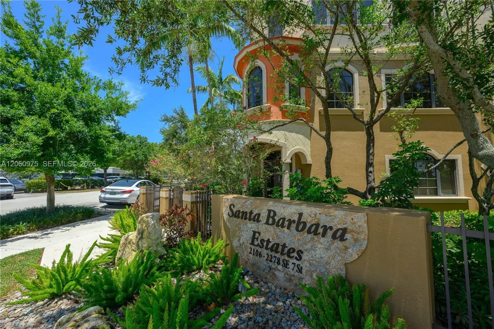 2106 SE 7th St #2106 Pompano Beach, FL 33062