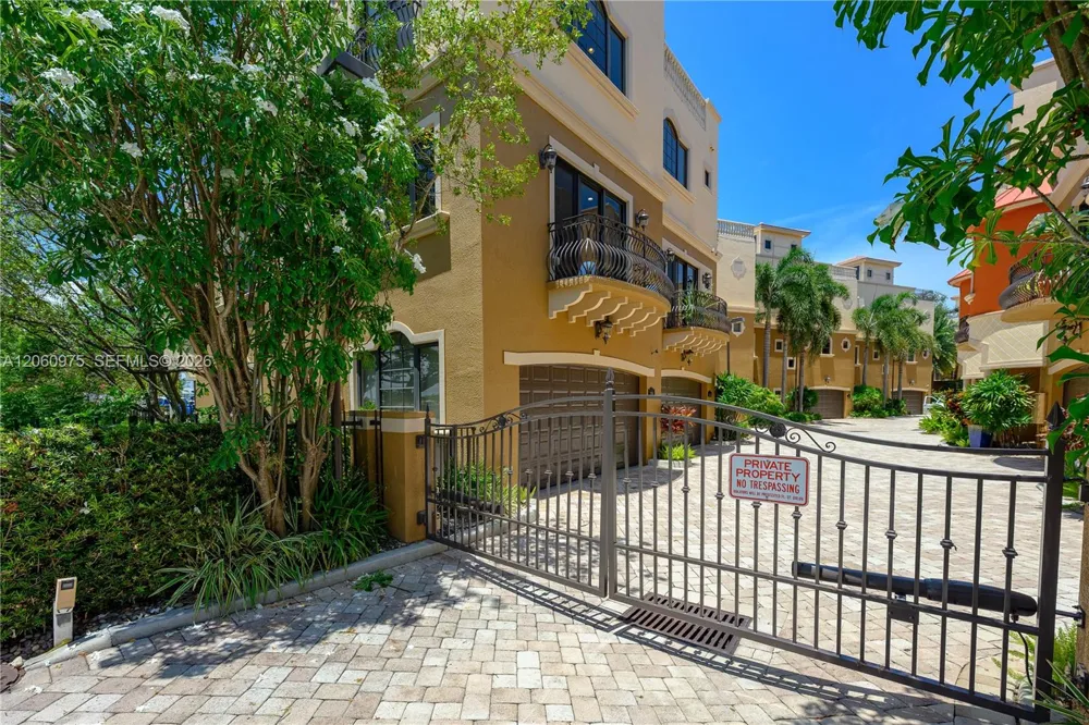 2106 SE 7th St #2106 Pompano Beach, FL 33062