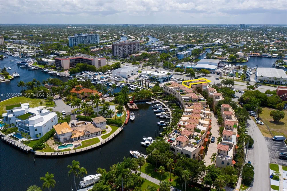 2106 SE 7th St #2106 Pompano Beach, FL 33062