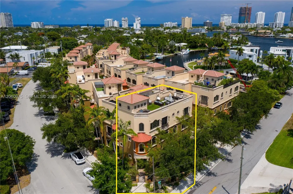 2106 SE 7th St #2106 Pompano Beach, FL 33062