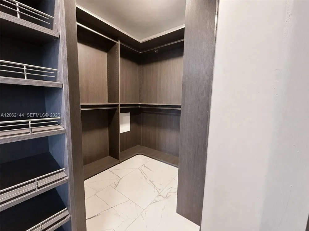 290 174th St #1005 Sunny Isles Beach, FL 33160