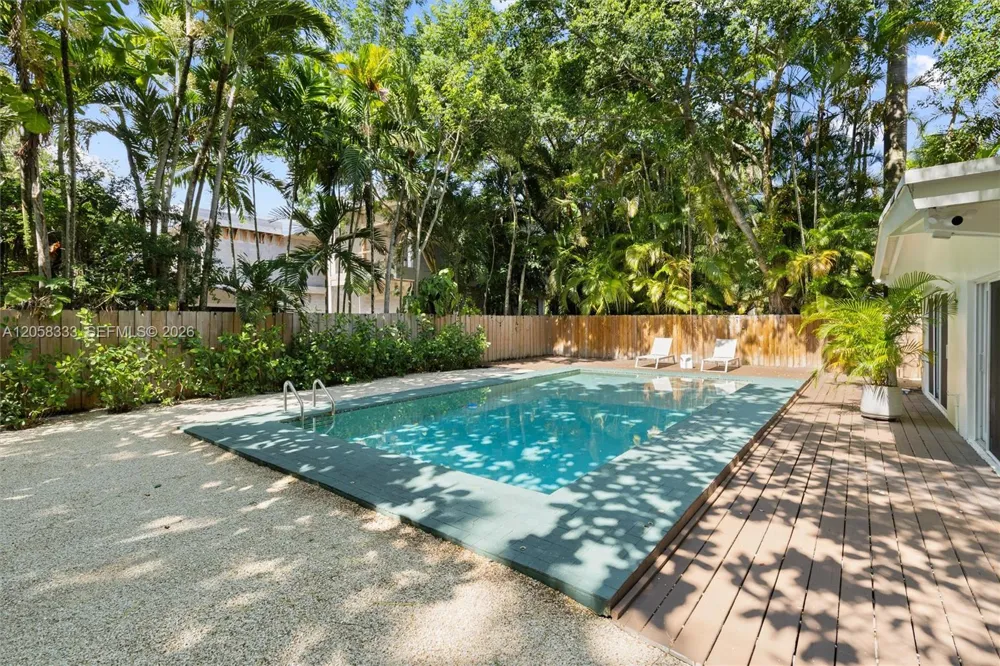 3700 Loquat Ave Miami, FL 33133