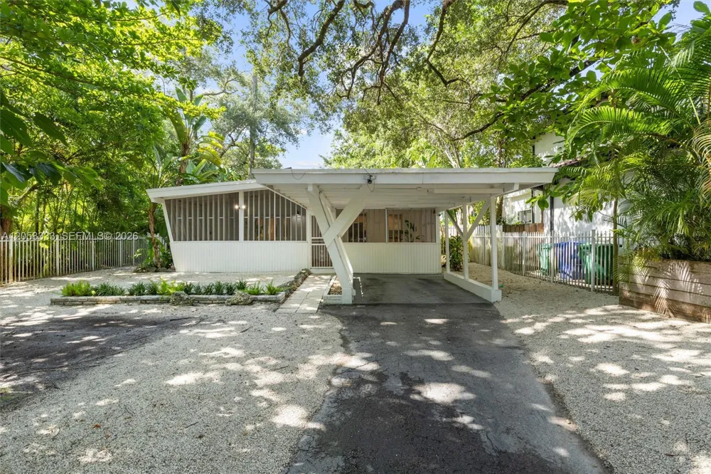 3700 Loquat Ave Miami, FL 33133