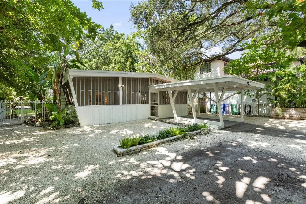3700 Loquat Ave Miami, FL 33133