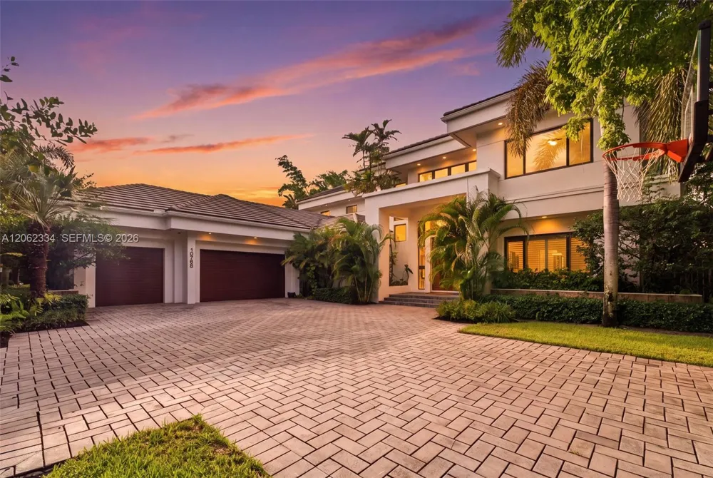 10708 Indian Trl Davie, FL 33328