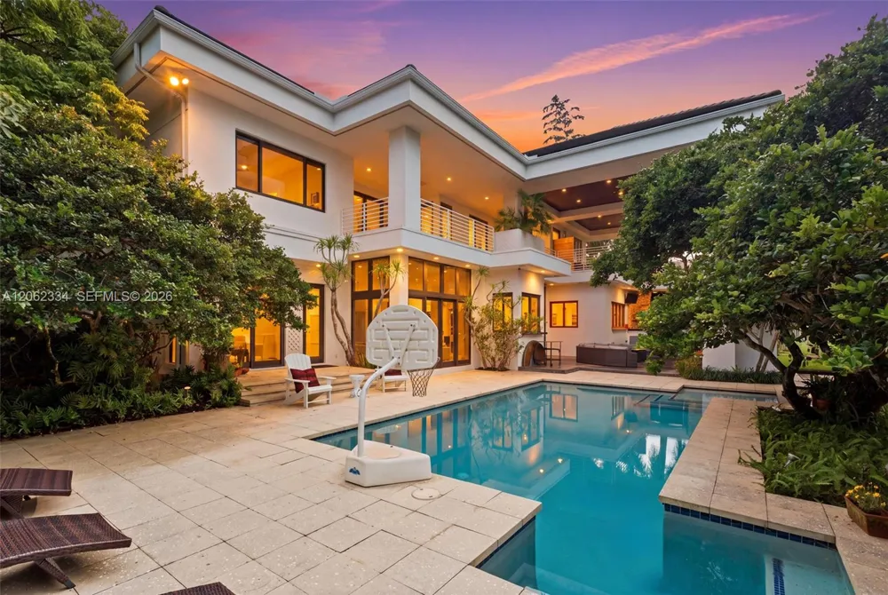 10708 Indian Trl Davie, FL 33328