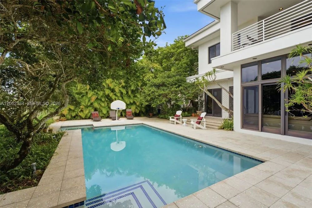 10708 Indian Trl Davie, FL 33328
