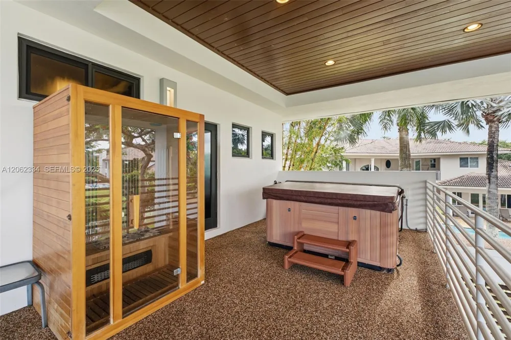 10708 Indian Trl Davie, FL 33328