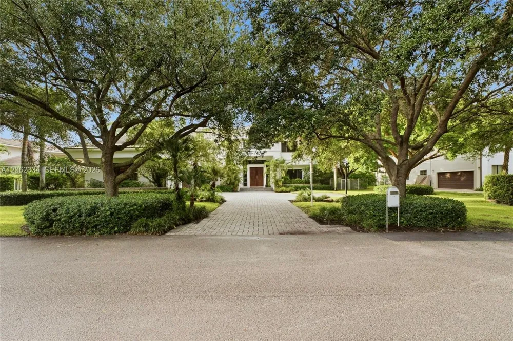 10708 Indian Trl Davie, FL 33328