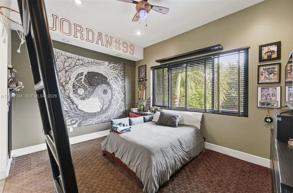 10708 Indian Trl Davie, FL 33328