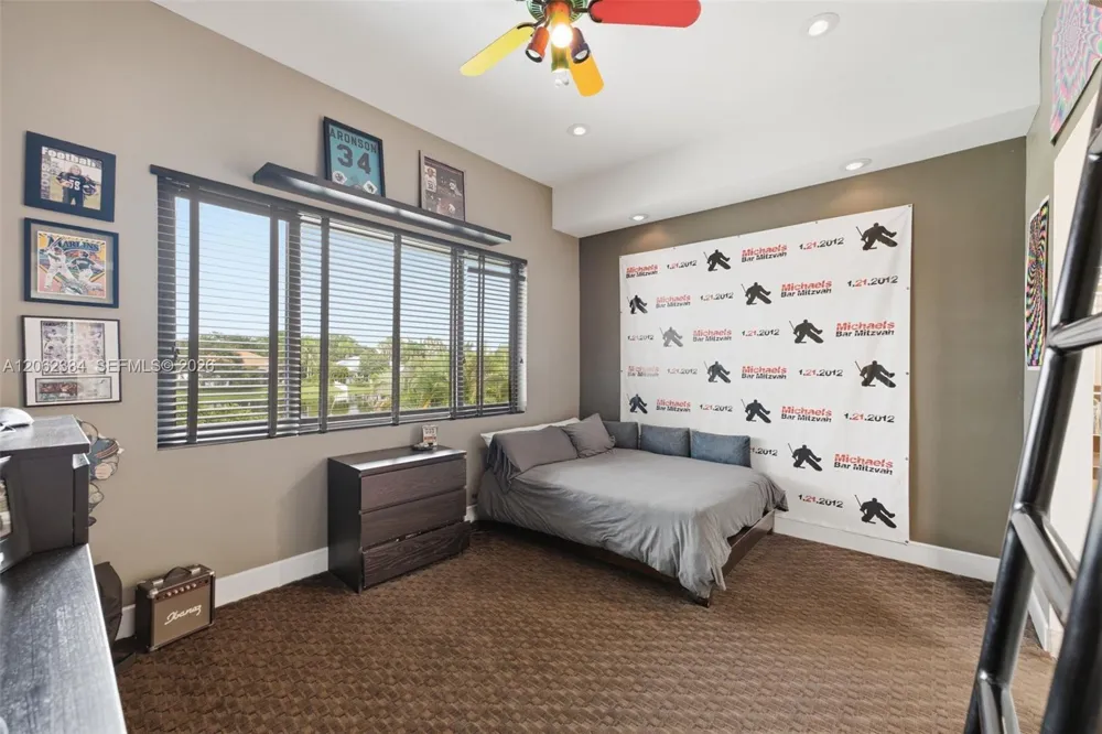 10708 Indian Trl Davie, FL 33328
