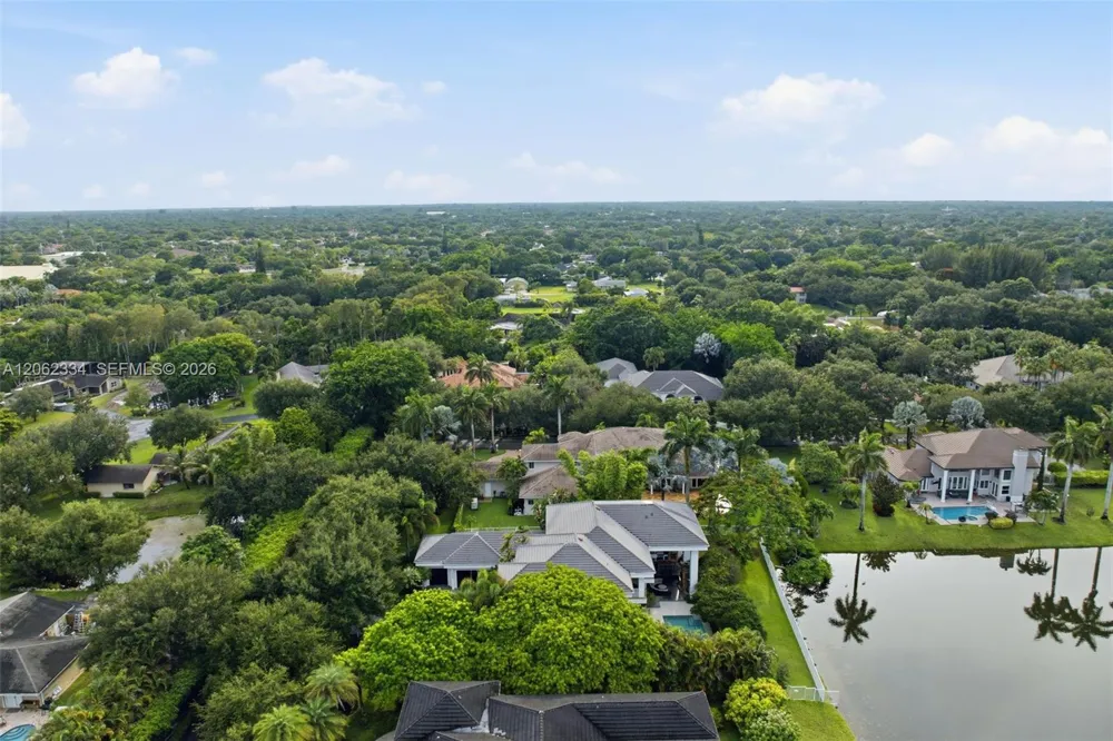 10708 Indian Trl Davie, FL 33328
