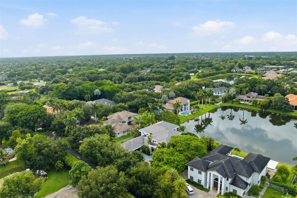 10708 Indian Trl Davie, FL 33328