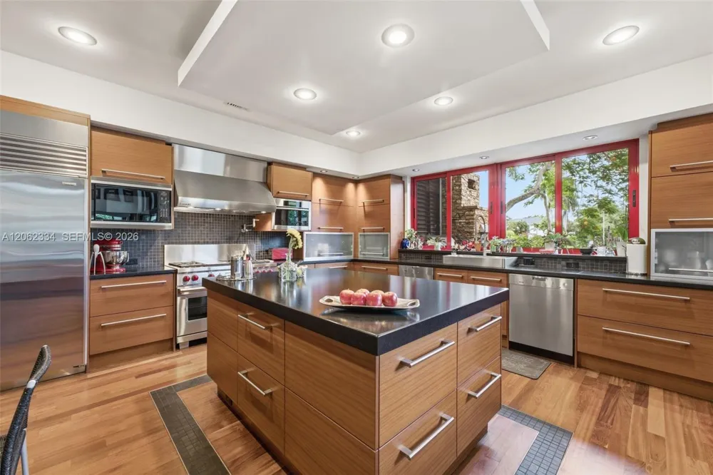 10708 Indian Trl Davie, FL 33328