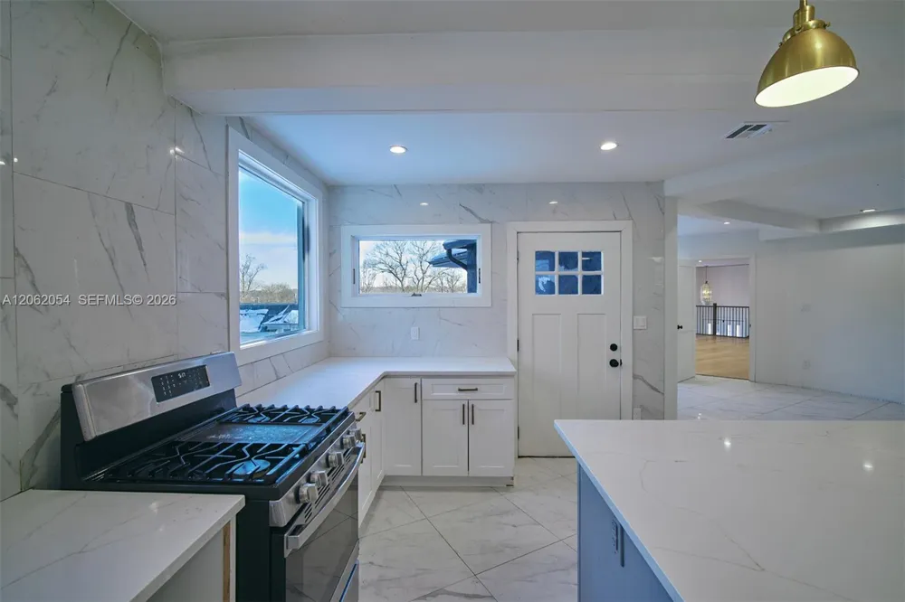 189 Mc Namara Rd 