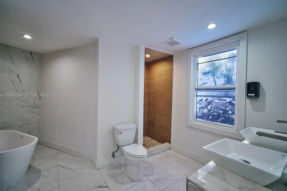 189 Mc Namara Rd 