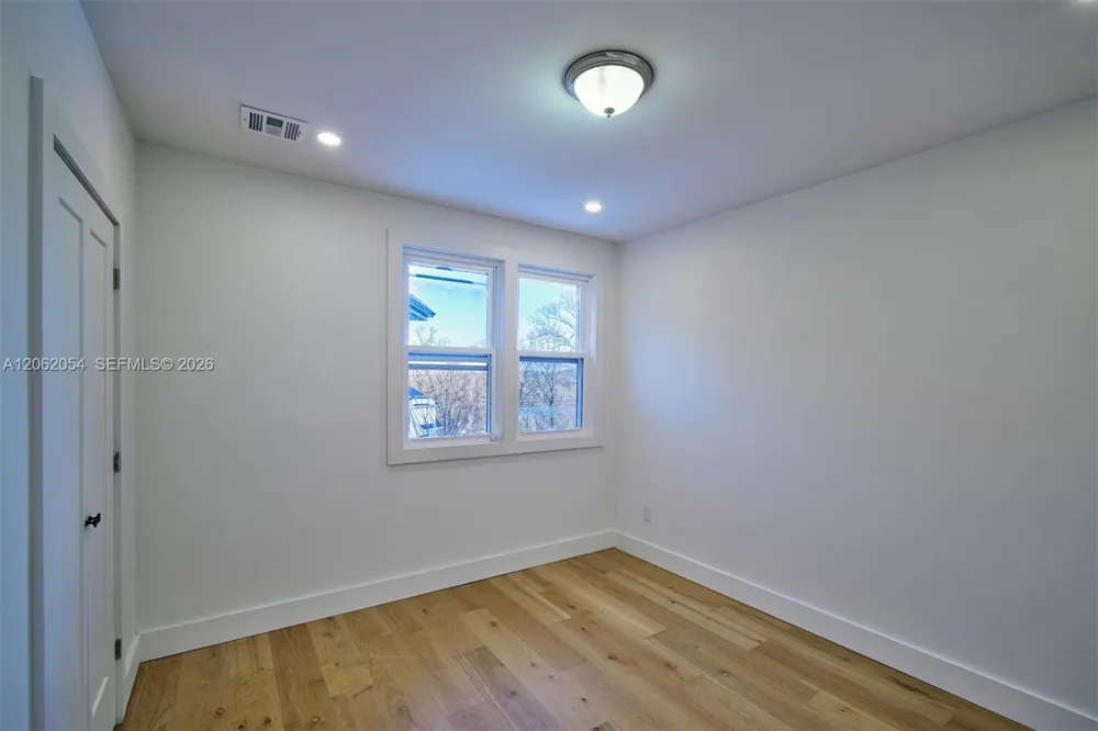 189 Mc Namara Rd 