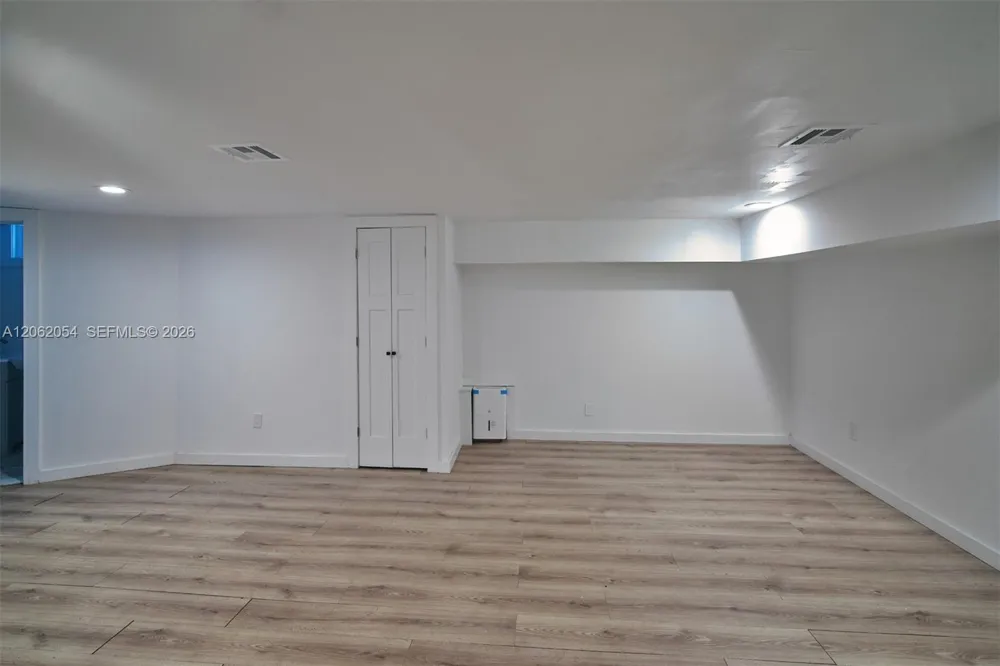 189 Mc Namara Rd 