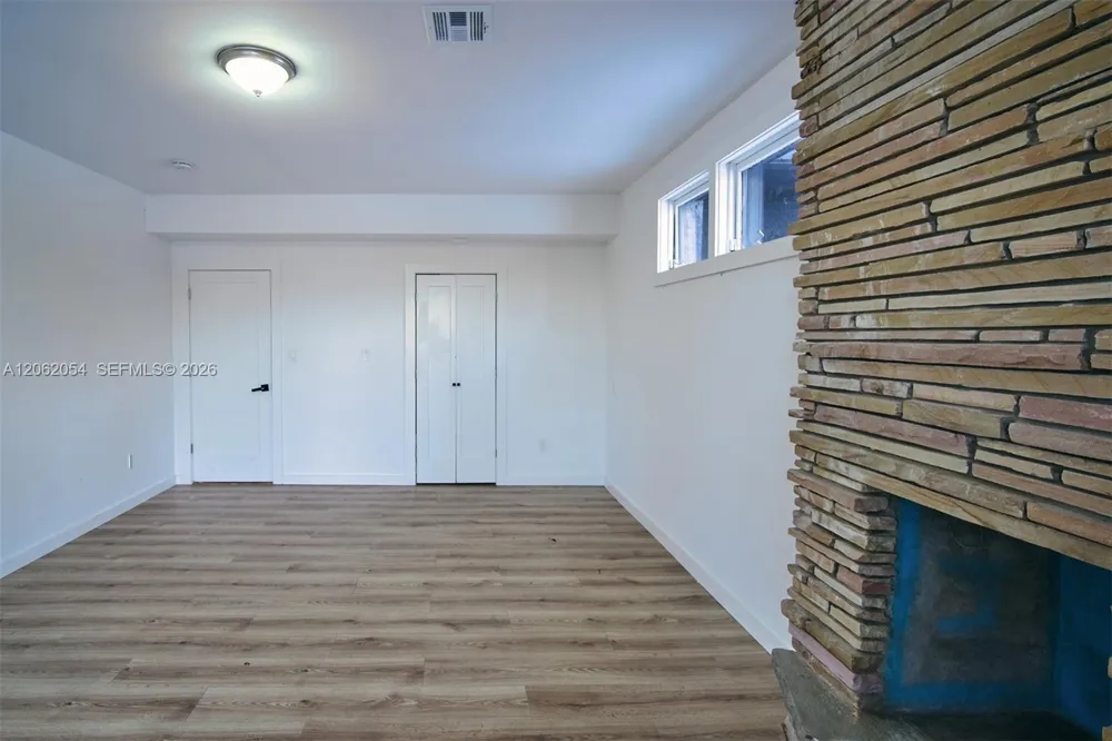 189 Mc Namara Rd 