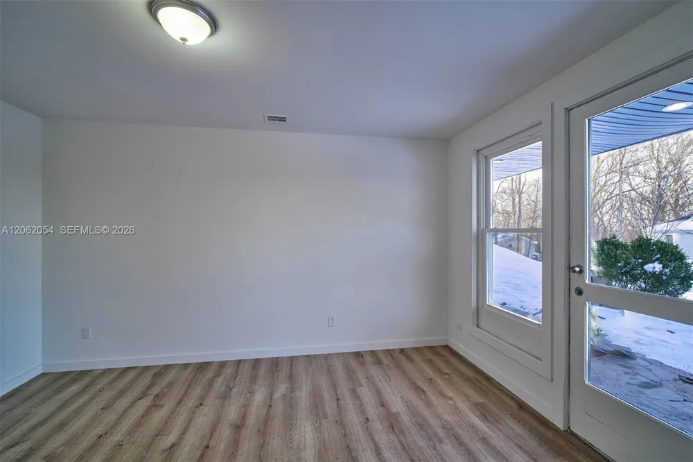 189 Mc Namara Rd 