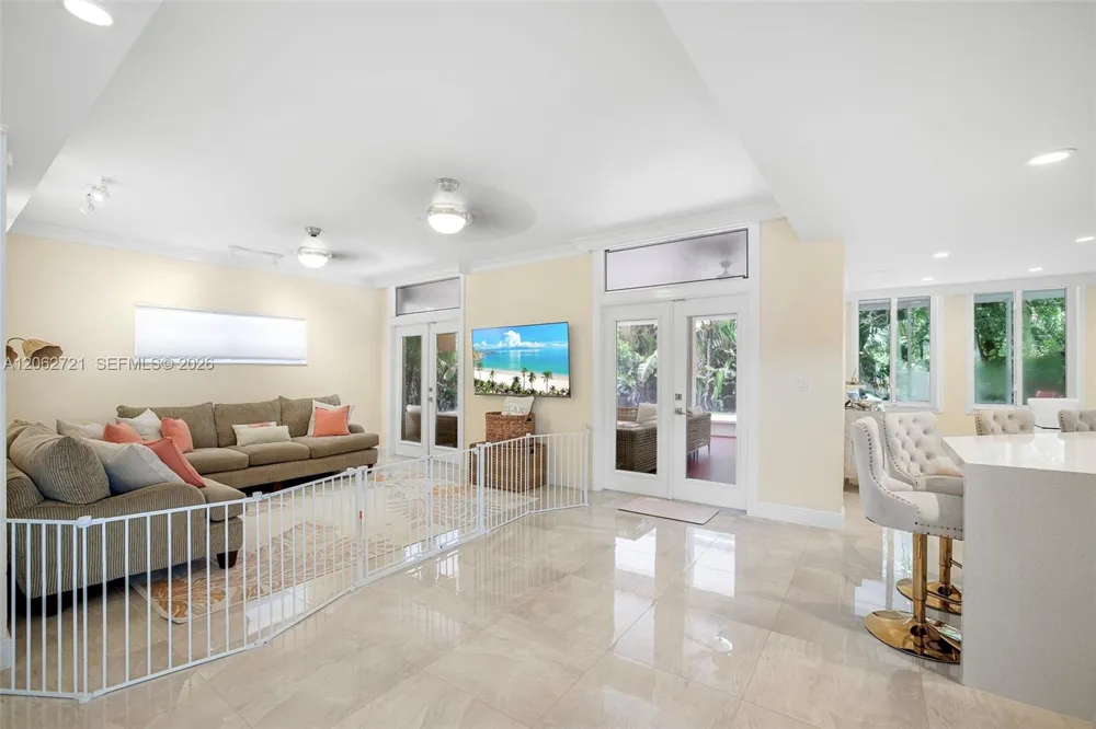 426 SE 5th St Dania Beach, FL 33004