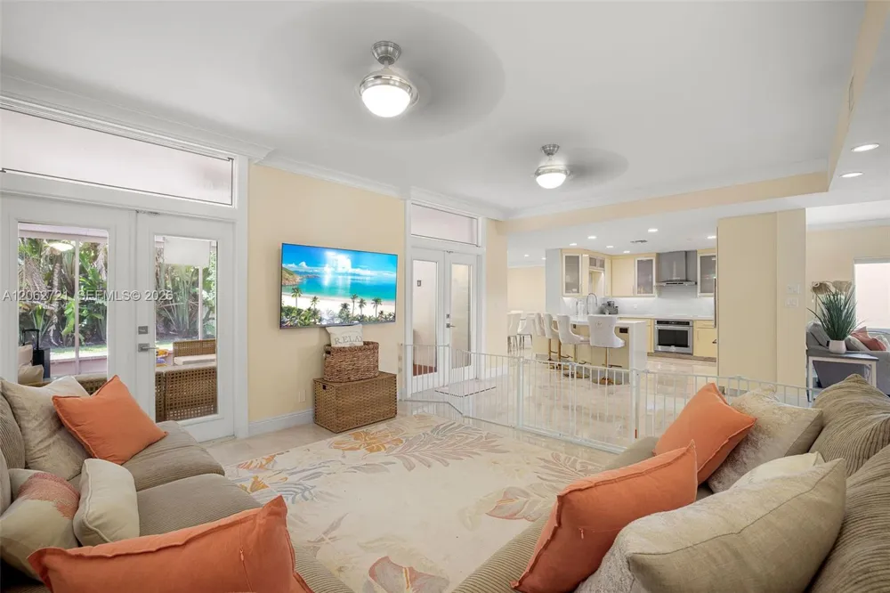 426 SE 5th St Dania Beach, FL 33004