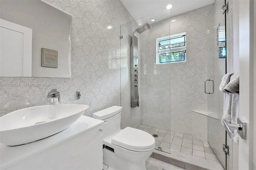 426 SE 5th St Dania Beach, FL 33004