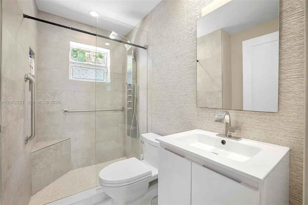 426 SE 5th St Dania Beach, FL 33004