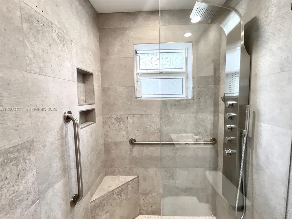 426 SE 5th St Dania Beach, FL 33004