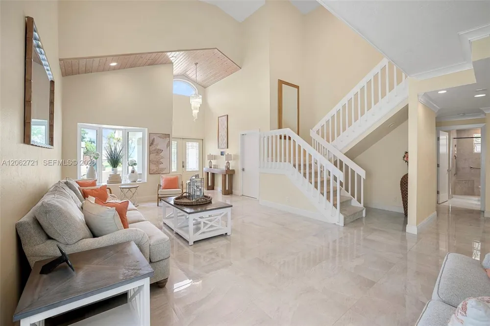 426 SE 5th St Dania Beach, FL 33004