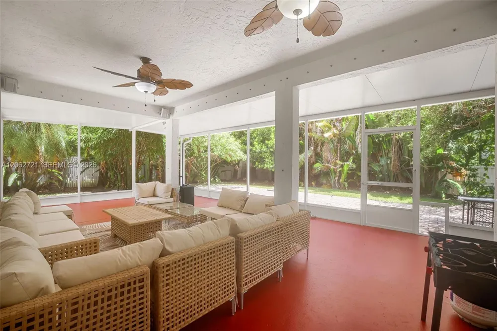 426 SE 5th St Dania Beach, FL 33004