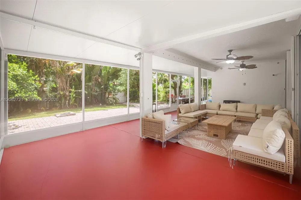 426 SE 5th St Dania Beach, FL 33004