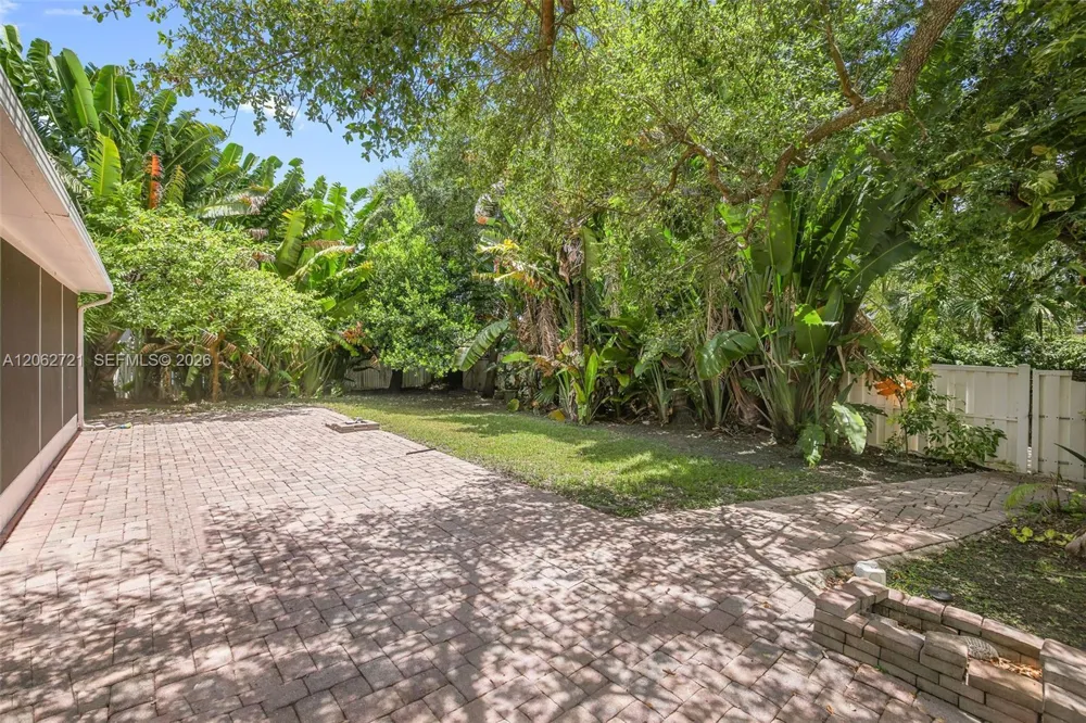 426 SE 5th St Dania Beach, FL 33004