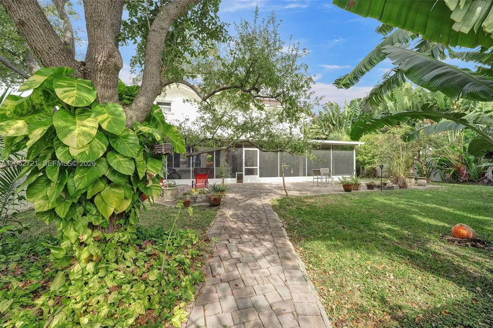 426 SE 5th St Dania Beach, FL 33004