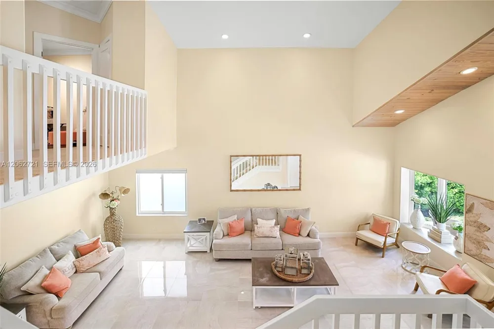 426 SE 5th St Dania Beach, FL 33004