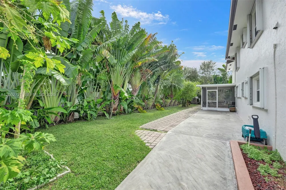 426 SE 5th St Dania Beach, FL 33004